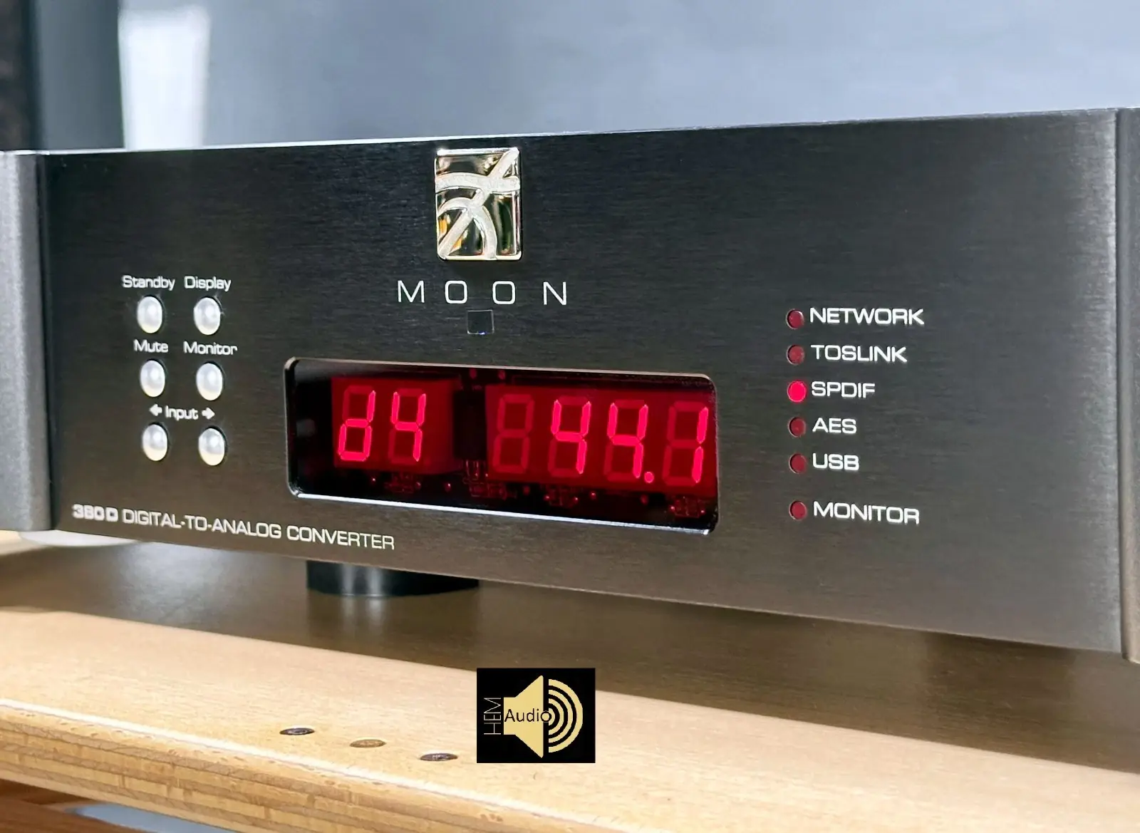 MOON 380D Nēo